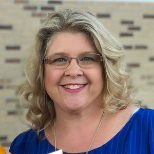 Meet your Posher, Debra